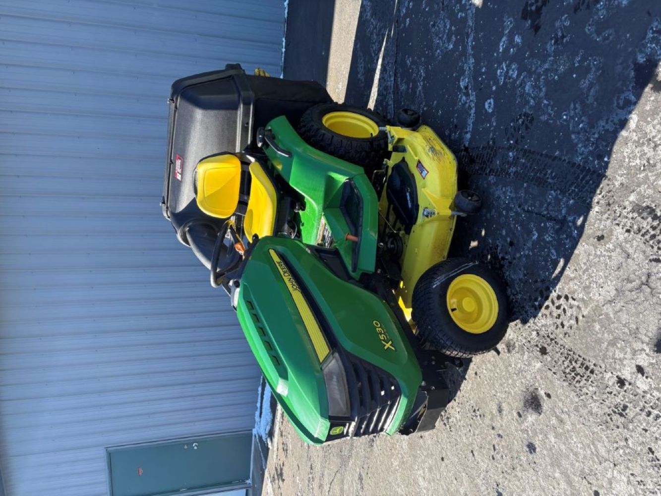 2014 X530 Lawn Mower Image 1