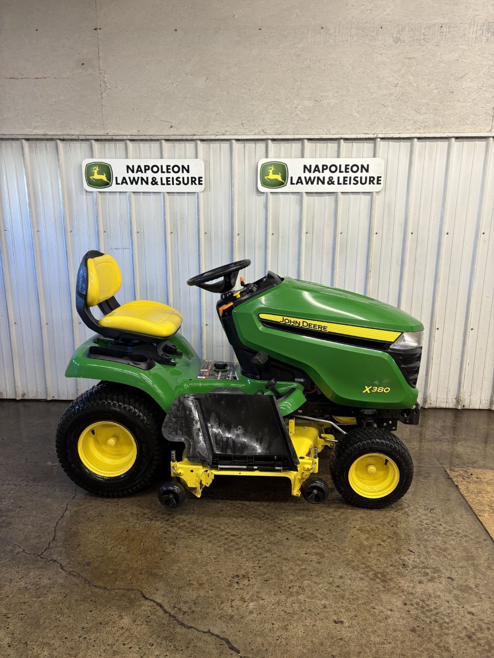 2019 X380 Lawn Mower Image 3