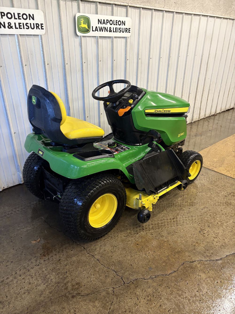 2019 X380 Lawn Mower Image 4