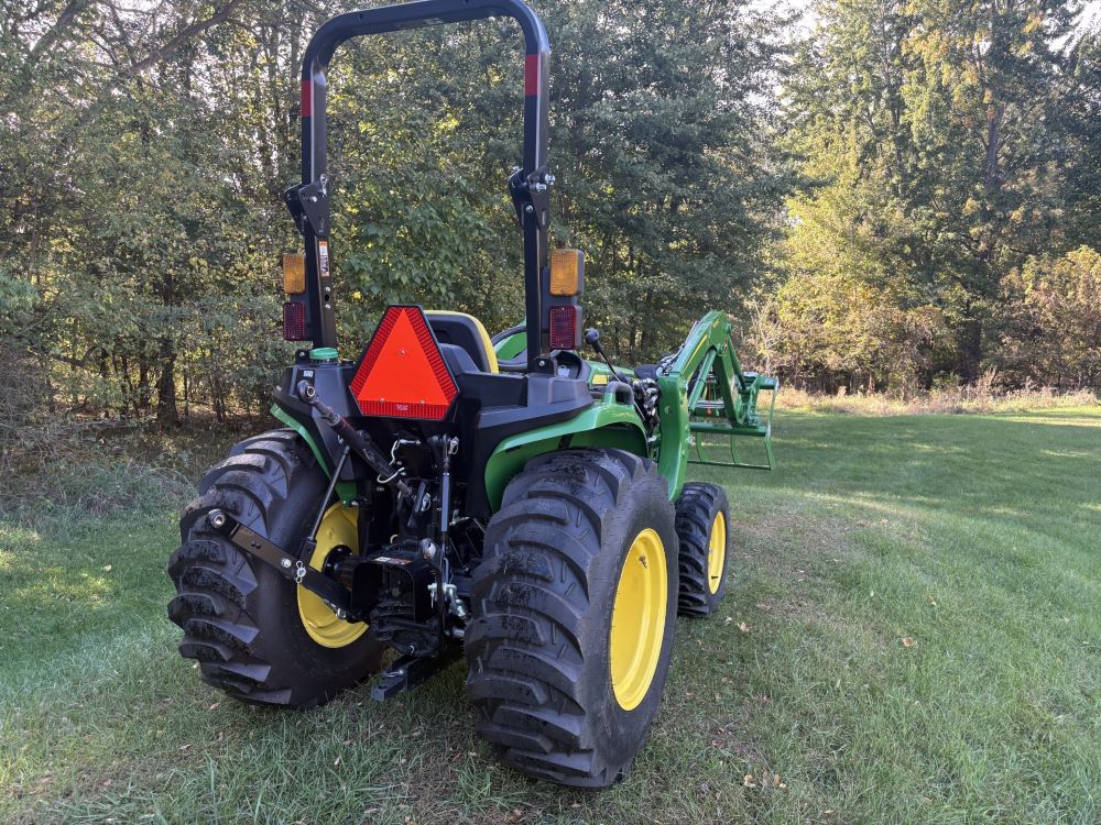 2024 3032E Compact Tractor Image 2