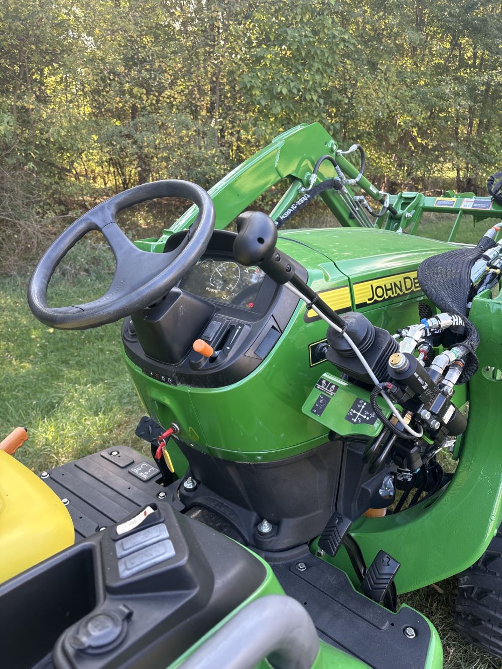 2024 3032E Compact Tractor Image 4
