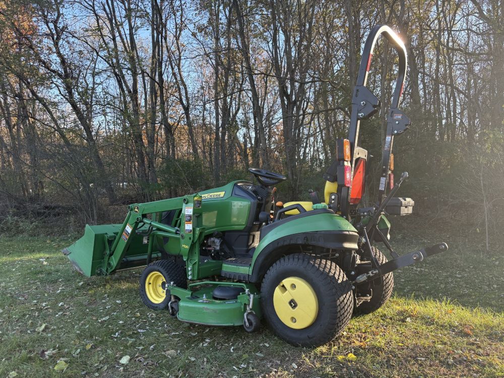 2013 1025R Compact Tractor  Image 3